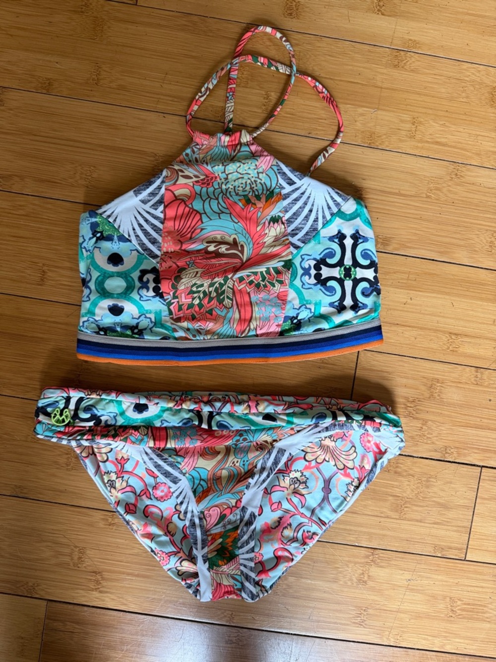 Maaji 2 piece swimsuit bikini reversible size small